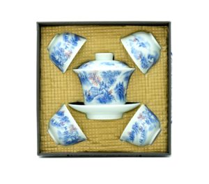 Luxusní porcelánový zhong s kalíšky – Dárková sada zhong s motivy krajiny